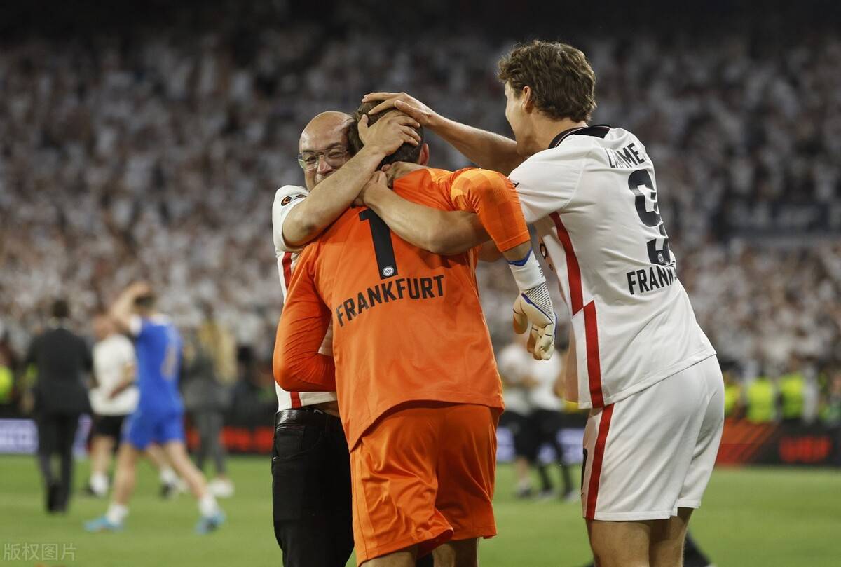 爵士队战术体现稳健,成功击败中游球队 爵士队战术体现稳健,成功击败中游球队